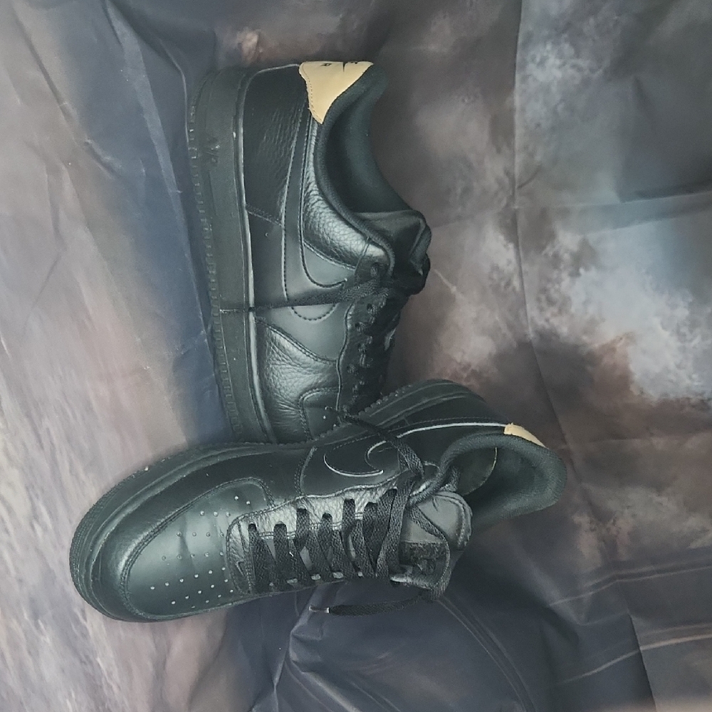 Black Leather Men's Sneakers
